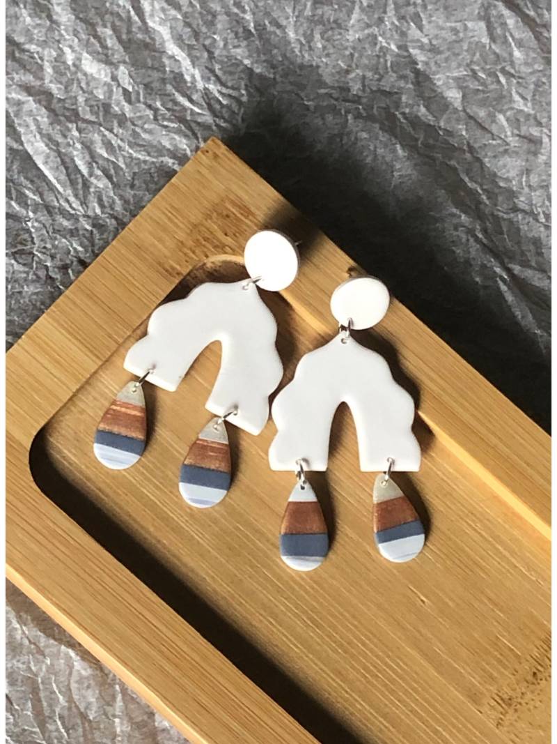 Handgemachte Weiße Polymer Clay Ohrringe Leichter Schmuck von LMilesHandmade