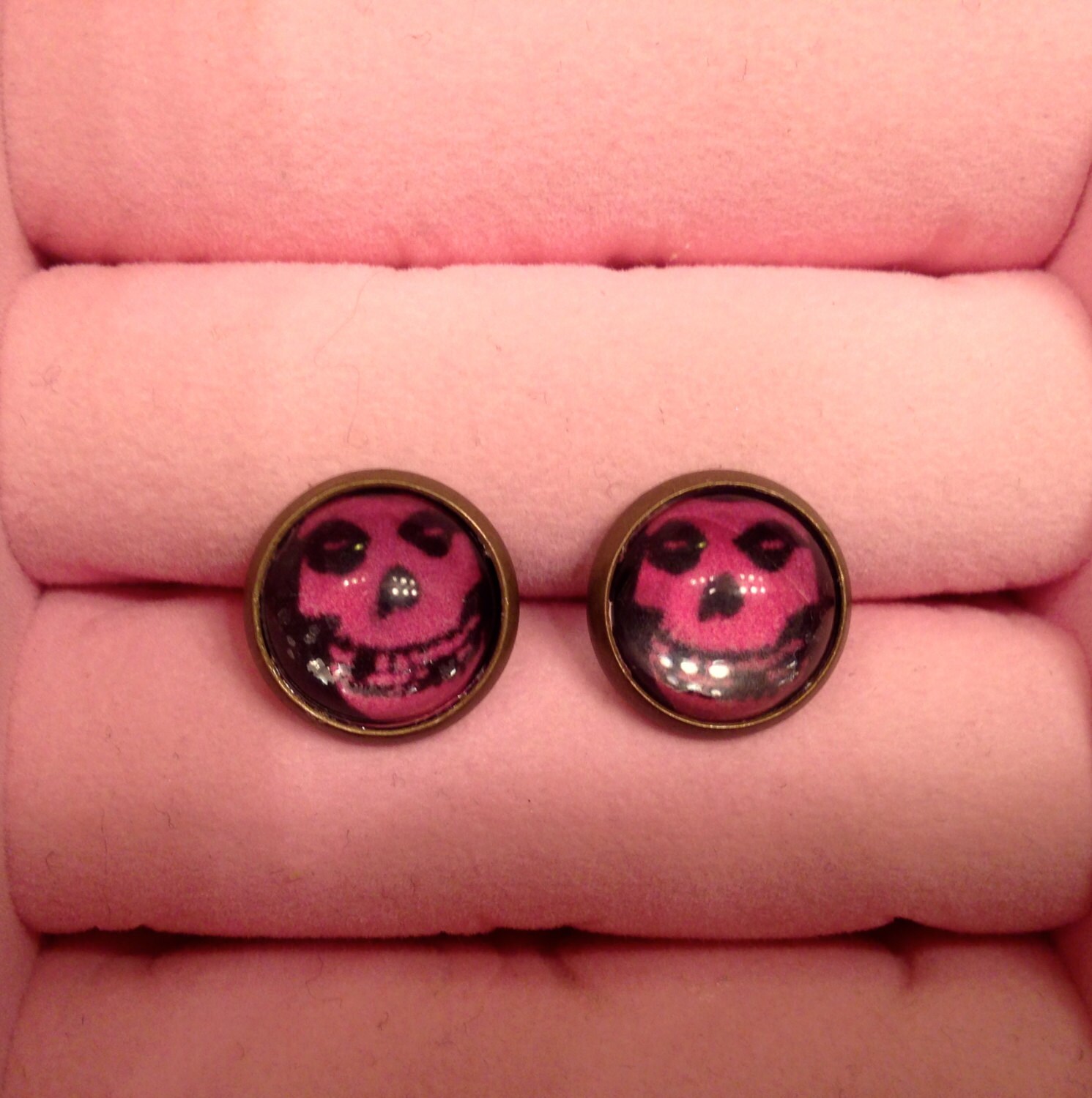 Handgemachte Rosa Misfits Totenkopf Ohrstecker | 12 Mm Handgemachte Rosa Misfits Totenkopf Ohrstecker | 12 Mm von LNTRN