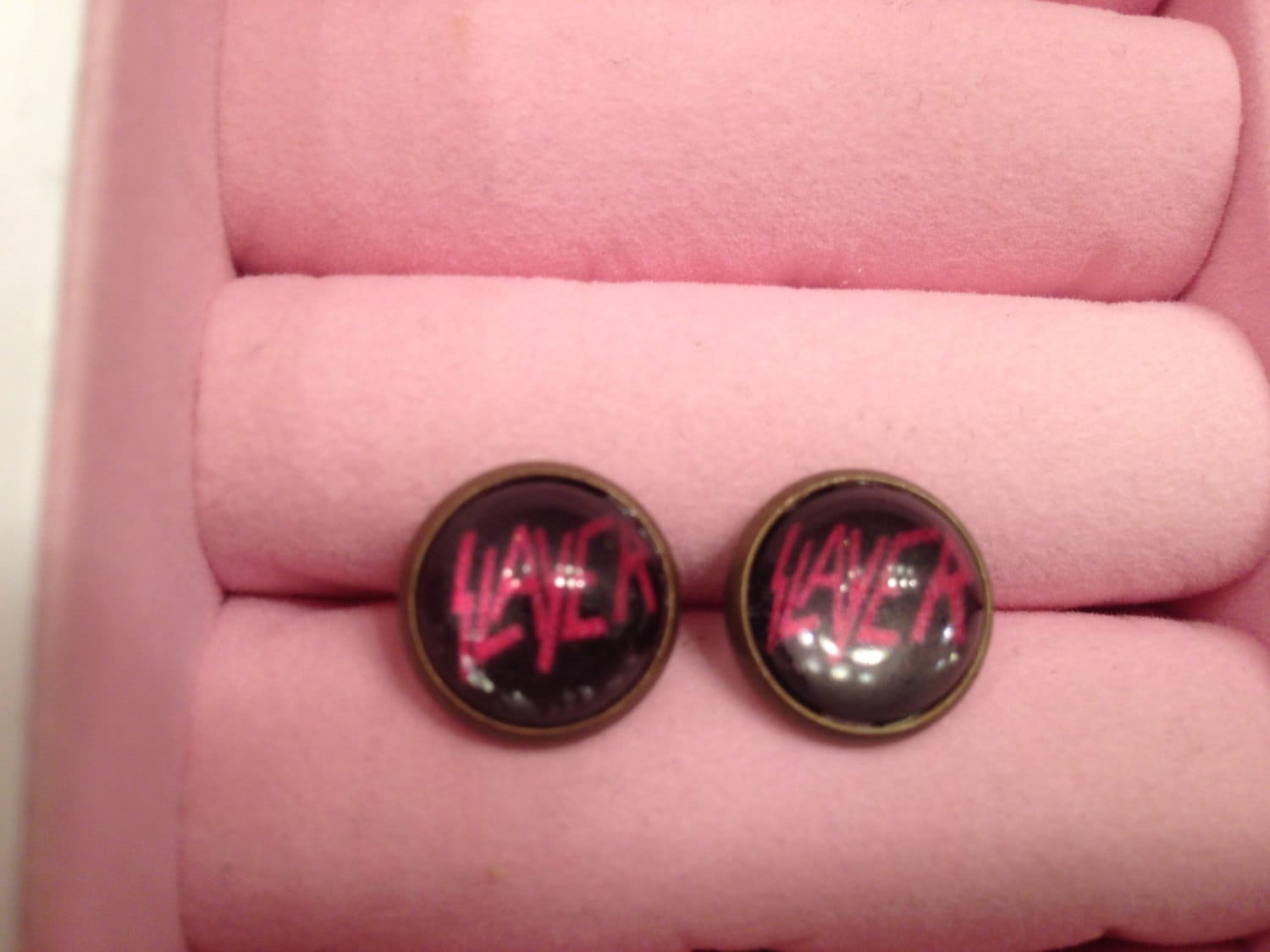 Handgemachte Slayer Ohrstecker | 12mm Handgemachte Slayer Ohrstecker | 12mm von LNTRN