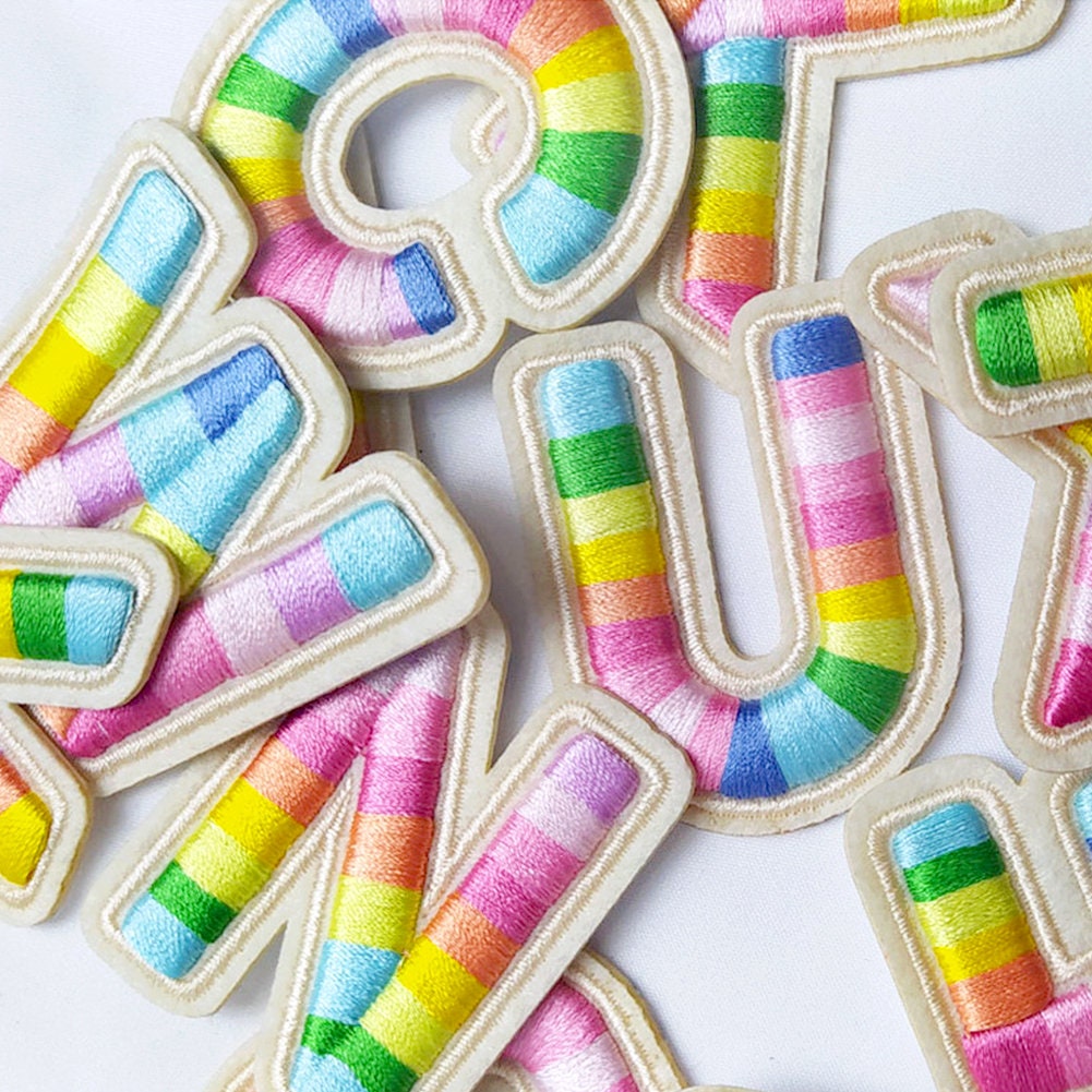 Regenbogen Buchstabe Patch 3D Selbstklebender Aufkleber 2, 15 "5, 5 cm Aufkleben Alphabet Großbuchstabe Aufnähen Gestickt A Bis Z Personalisieren Regenbogen Buchstabe Patch 3D Selbstklebender Aufkleber 2, 15 "5, 5 cm Aufkleben Alphabet Großbuchstabe Aufnähen Gestickt A Bis Z Personalisieren von LOCOMODIY