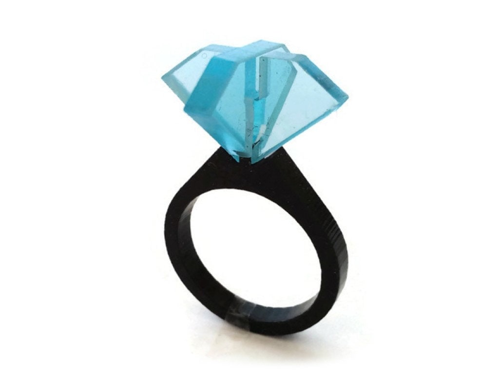 Groß Acryl Topas Solitär Ring Italienisch Laser-Schnitt Minimalist Schmuck Elegant Bold Statement Damen Mode Accessoire Moderne Band Geschenk Groß Acryl Topas Solitär Ring Italienisch Laser-Schnitt Minimalist Schmuck Elegant Bold Statement Damen Mode Accessoire Moderne Band Geschenk von LOHNtimelessDesign