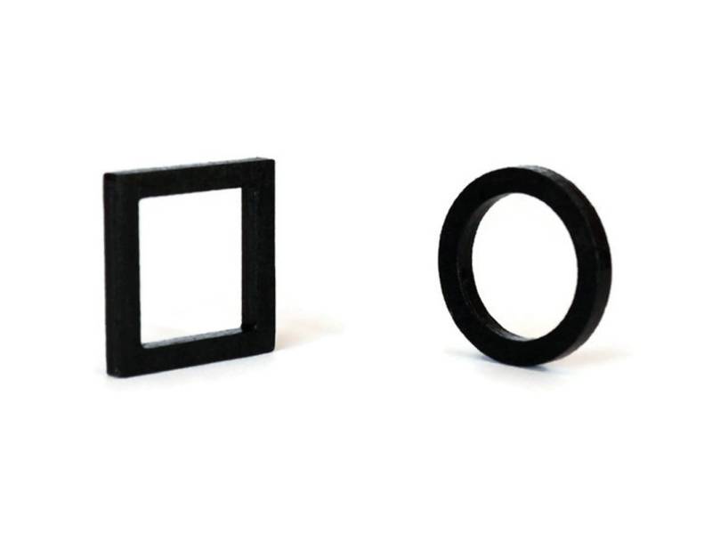 Minimalist Schwarz Holz Ring Handbemalt Italienisch Schmuck Einzigartige Quadrat Kreisform Moderne Stilvolle Mode Accessoires Frauen Geschenk Idee von LOHNtimelessDesign