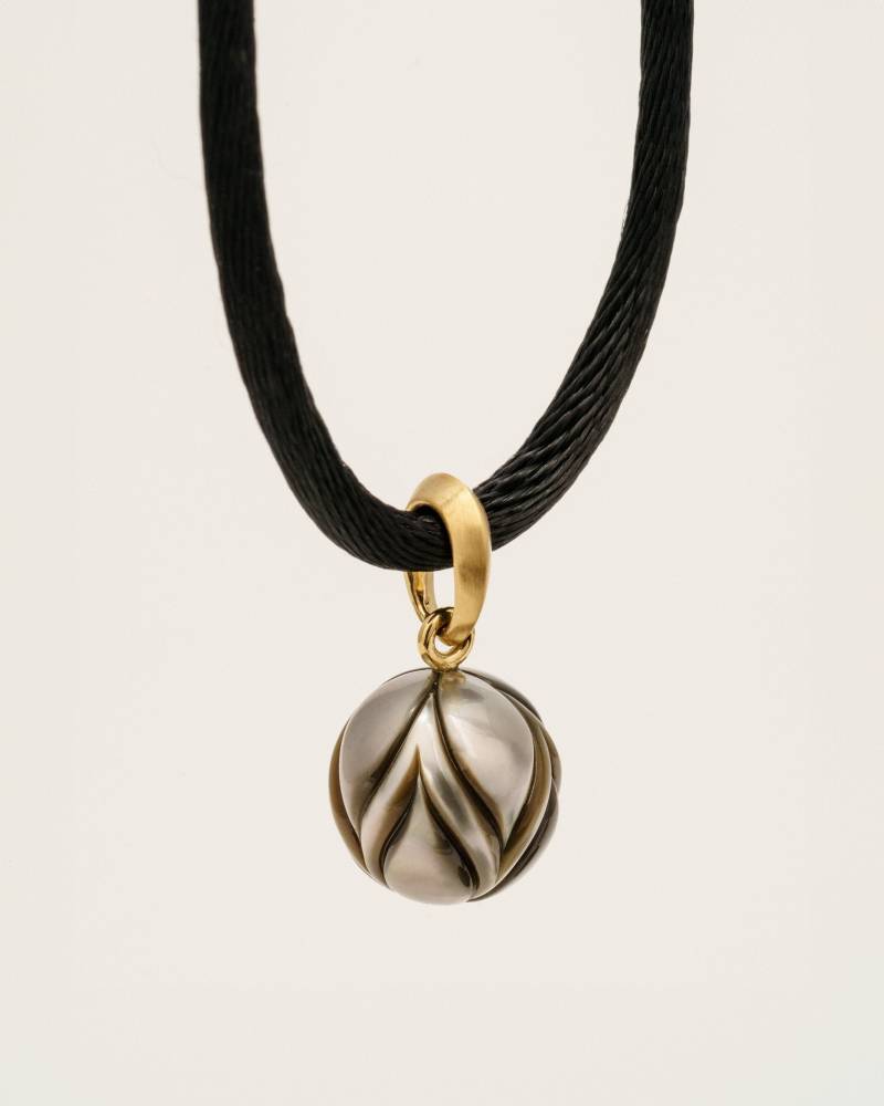 Gravierte Tahiti-Perle von LOHYN