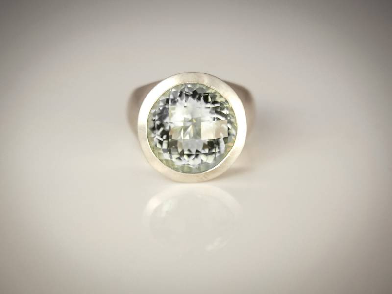 Ring Aus 925/ - Sterling-Silber Mit Großem Prasiolith Ring Aus 925/ - Sterling-Silber Mit Großem Prasiolith von LOHYN