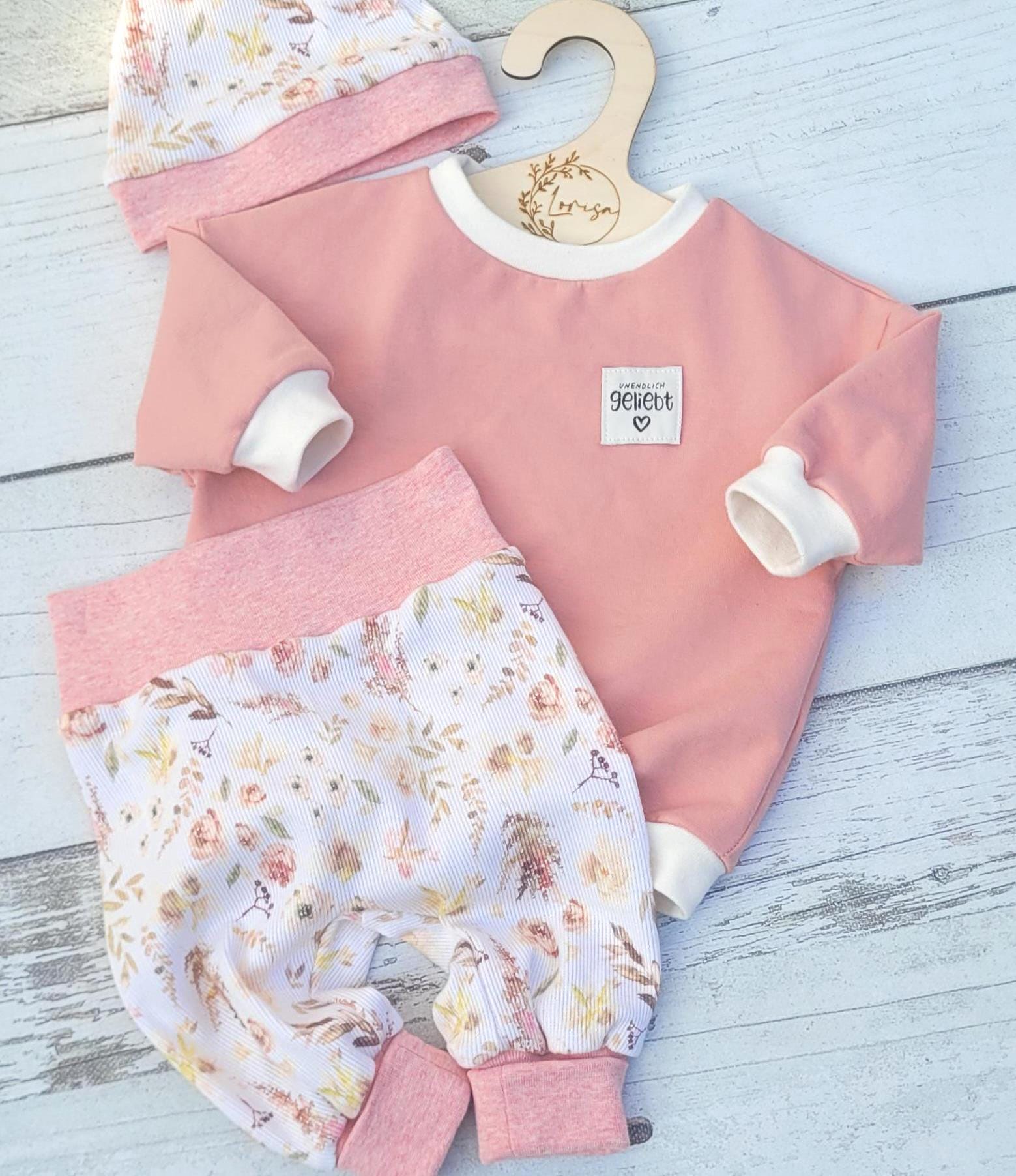 Babyset 56 - Geschenk Zur Geburt Blütentraum-Babypullover-Pumphose Und Mütze-Kuschelig Bequem-Perfektes Geburtsgeschenk -Handgemacht von LORISAsUnikate