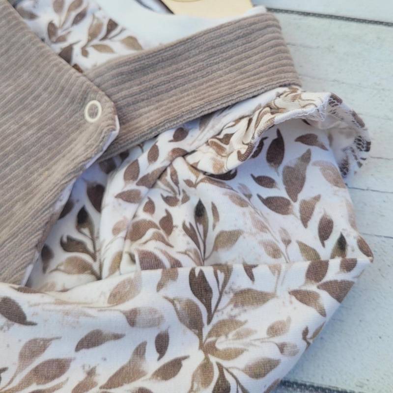 Handgemachtes Babyset Natur Gr 68 - Latzhose Mit Pulli Nachhaltige Babybekleidung Perfekt Für Den Alltag Oder Als Geschenk-Mädchen von LORISAsUnikate