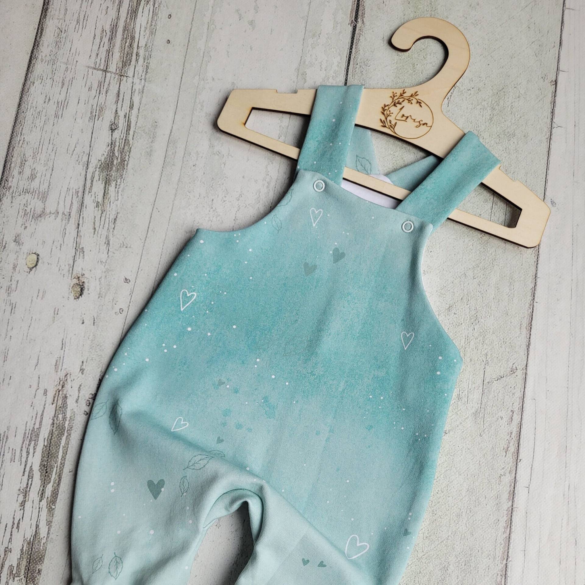 Latzhose Herzen Gr. 62, Mint/Weiß, Mädchen , Homecoming, Geschenke Babyparty, Geburtsgeschenk, Sofortkauf von LORISAsUnikate