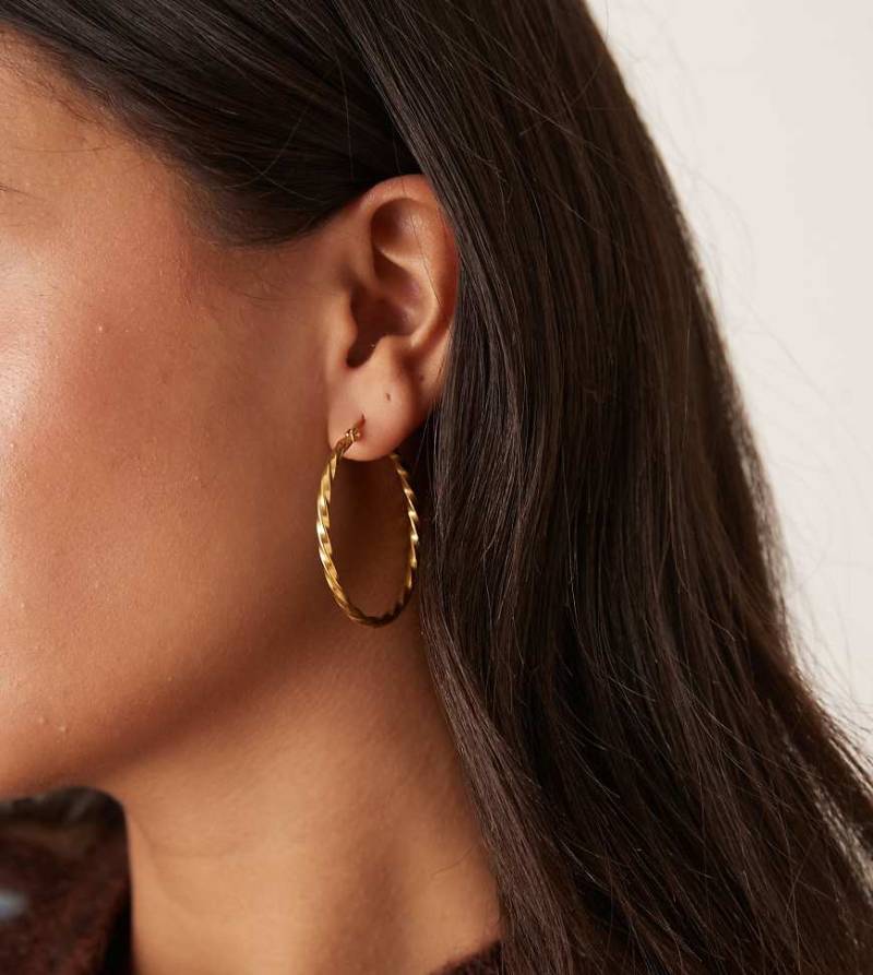 Lost Souls - Creolen mit 18-Karat-Vergoldung und verdrehtem Design, 40 mm-Goldfarben von LOST SOULS