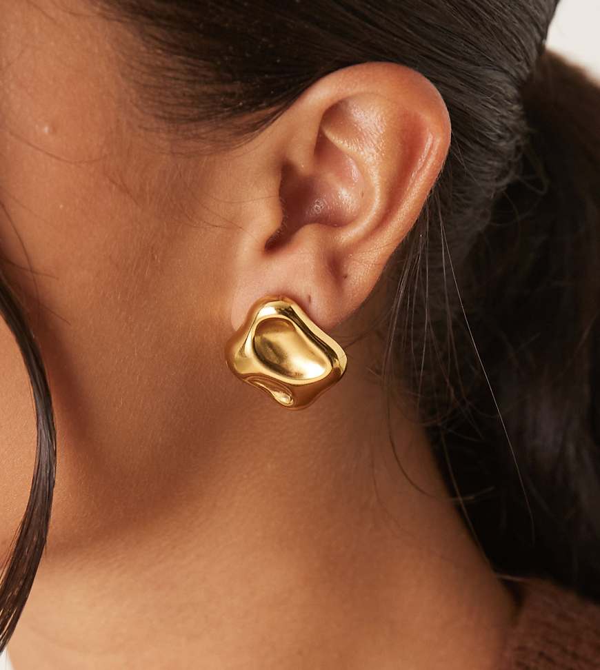 Lost Souls - Eckige Ohrstecker aus 18-karätig vergoldetem Edelstahl in geschmolzener Optik-Goldfarben von LOST SOULS