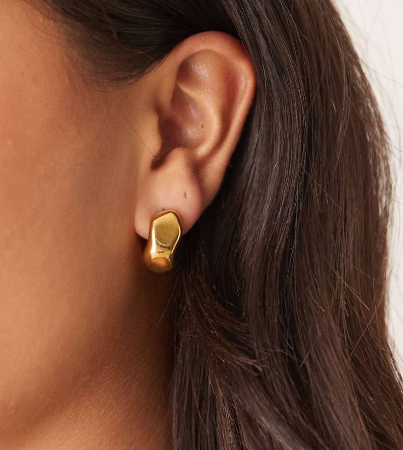 Lost Souls - Kleine Creolen aus Edelstahl mit 18-Karat-Vergoldung in geschmolzener Optik-Goldfarben von LOST SOULS