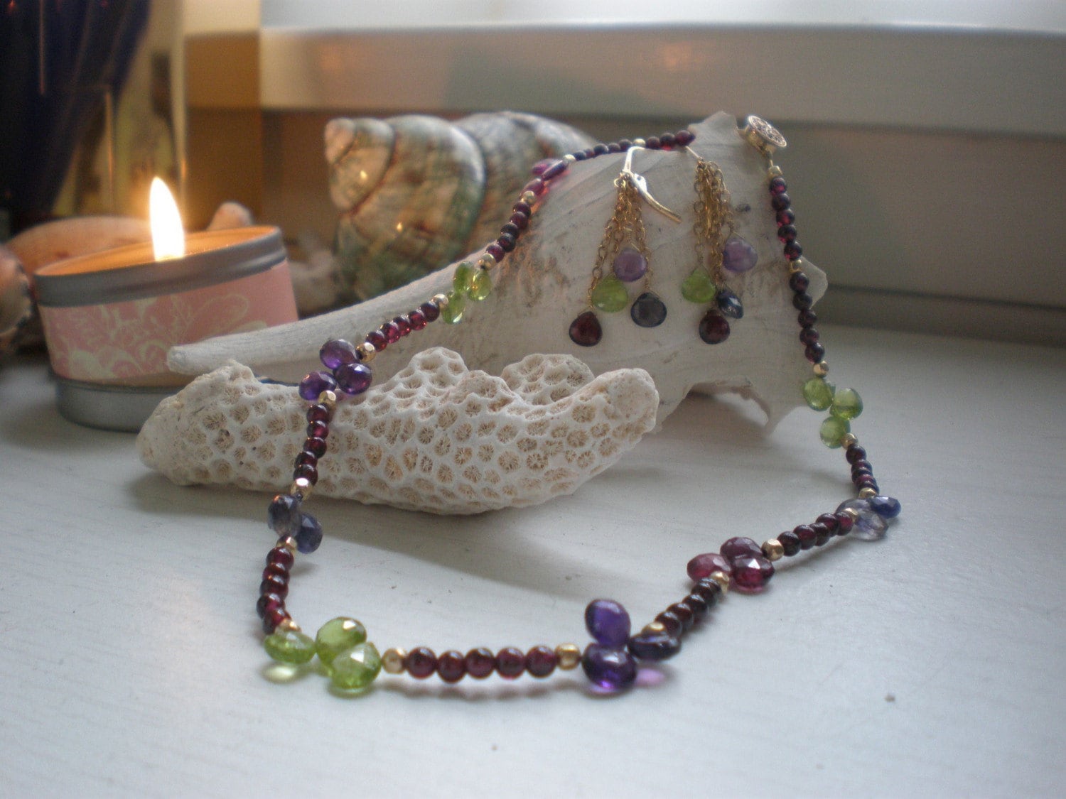 Precious Petals Edelstein-Halsband, 36 cm Precious Petals Edelstein-Halsband, 36 cm von LOULivingEstateSales