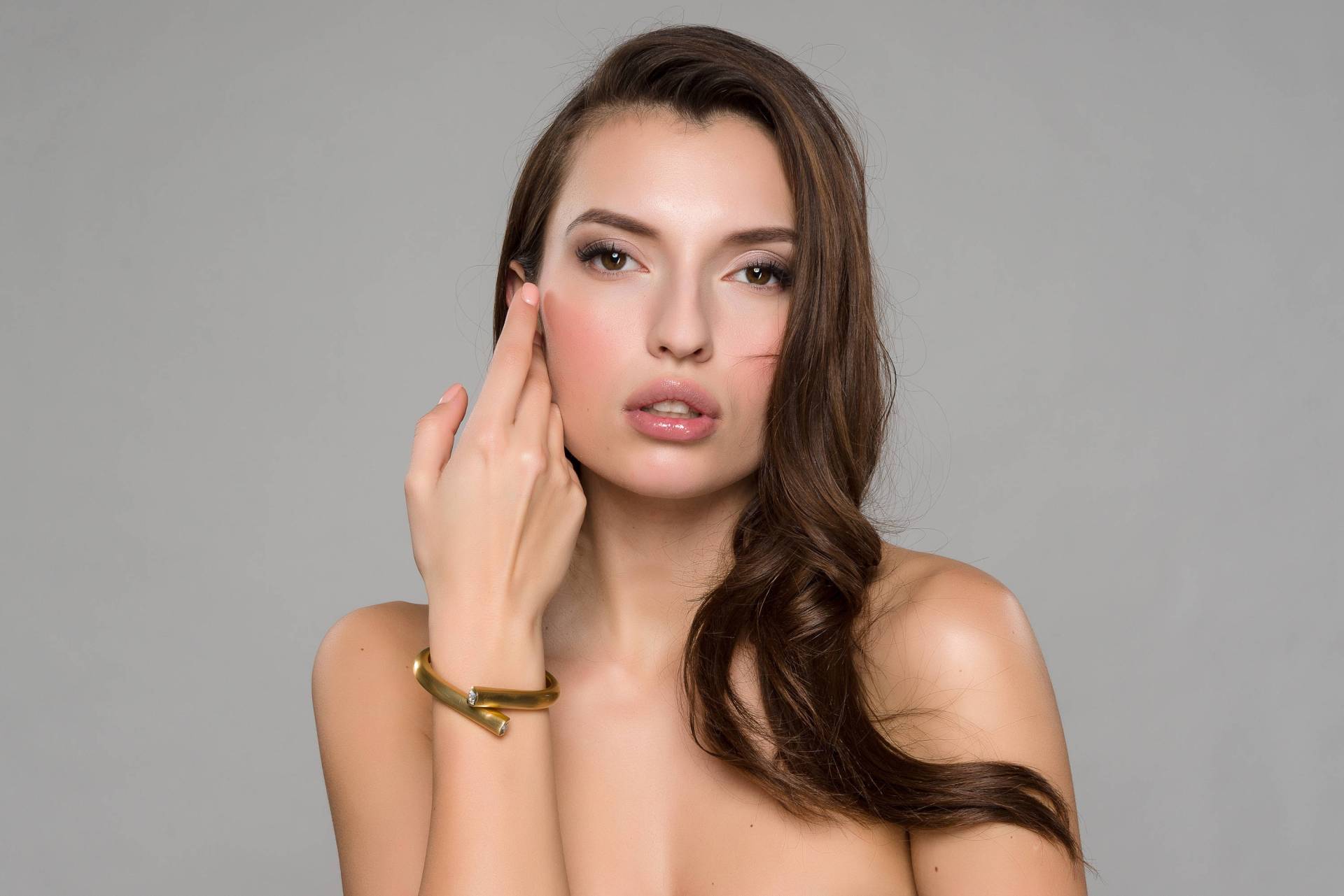 Klar Crystal Solid Gold-Ton Metall-Verschluss Armreif Poliert Klar Crystal Solid Gold-Ton Metall-Verschluss Armreif Poliert von LOVABoutique