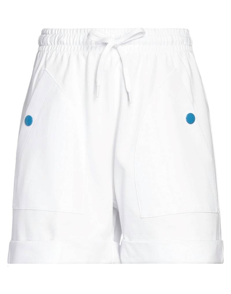 LOVE MOSCHINO Shorts & Bermudashorts Damen Weiß von LOVE MOSCHINO