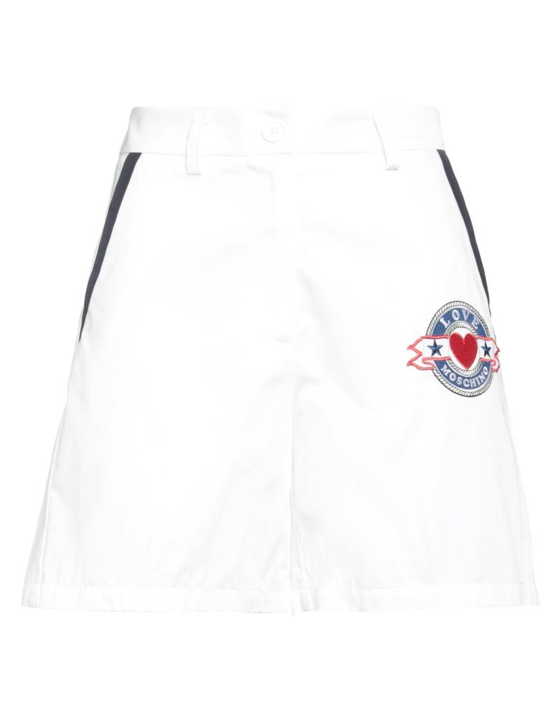 LOVE MOSCHINO Shorts & Bermudashorts Damen Weiß von LOVE MOSCHINO