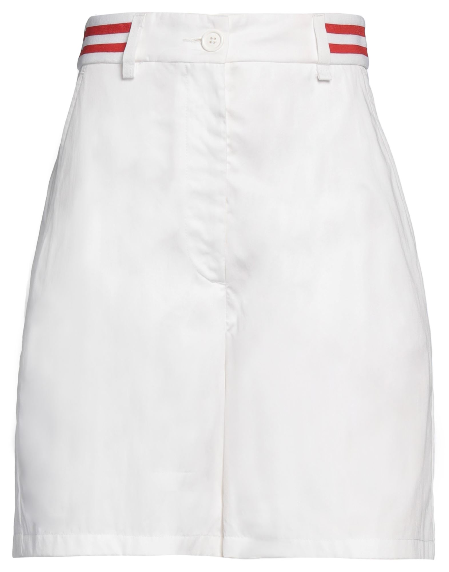 LOVE MOSCHINO Shorts & Bermudashorts Damen Weiß LOVE MOSCHINO Shorts & Bermudashorts Damen Weiß von LOVE MOSCHINO