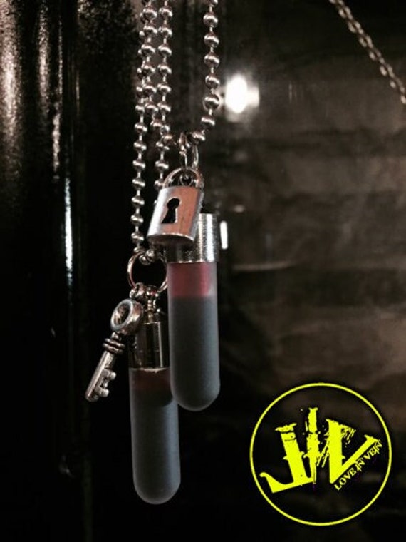 Blut Schmuck Leere Fläschchen Für Ihre Blutfläschchen Anhänger Hochzeitsgeschenk Paare Datum Nacht Geschenk Freunde Halsketten Blut Schmuck Leere Fläschchen Für Ihre Blutfläschchen Anhänger Hochzeitsgeschenk Paare Datum Nacht Geschenk Freunde Halsketten von LOVEINVEIN
