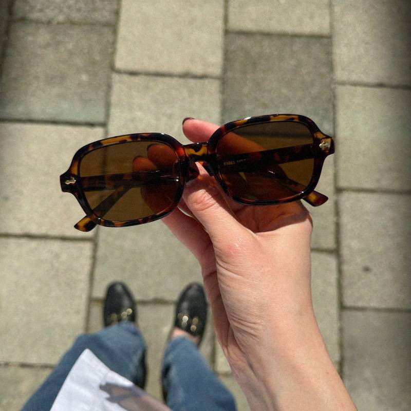 Vintage-Inspired Sunglasses - Retro Style Eyewear | Black & Brown Daily + Vacation Use von LOVELIESMUNICH