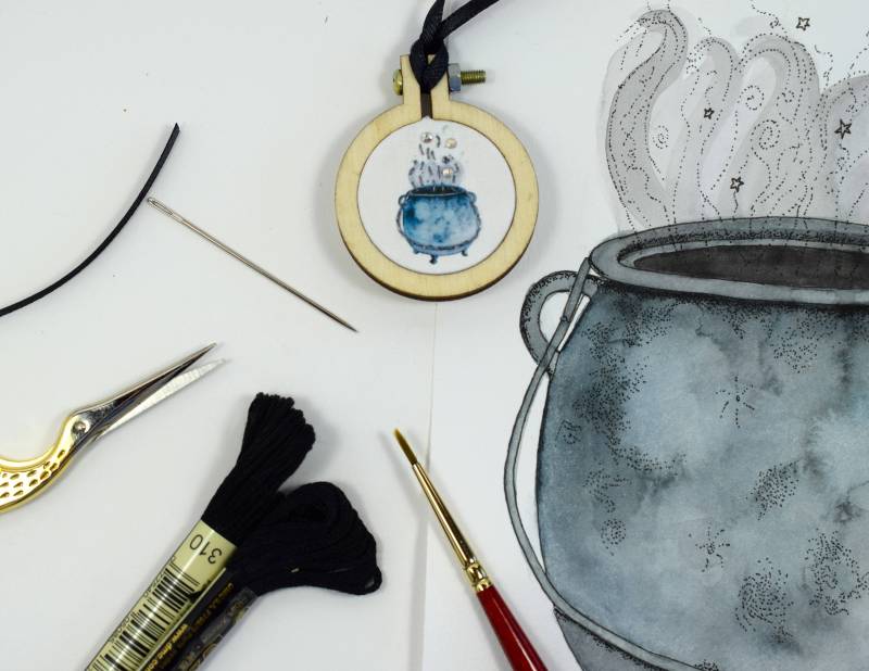 Kessel Kette Mini Bestickt Reifen Anhänger | Gestickte Halskette Bestickt Schmuck Hoop-Kunst Kessel Kette Mini Bestickt Reifen Anhänger | Gestickte Halskette Bestickt Schmuck Hoop-Kunst von LOVESTITCHERY