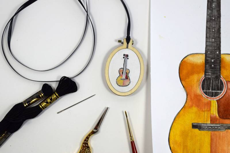 Plektrum Halskette | Mini Bestickt Reifen Anhänger Gestickte Bestickt Schmuck Hoop-Kunst Plektrum Halskette | Mini Bestickt Reifen Anhänger Gestickte Bestickt Schmuck Hoop-Kunst von LOVESTITCHERY