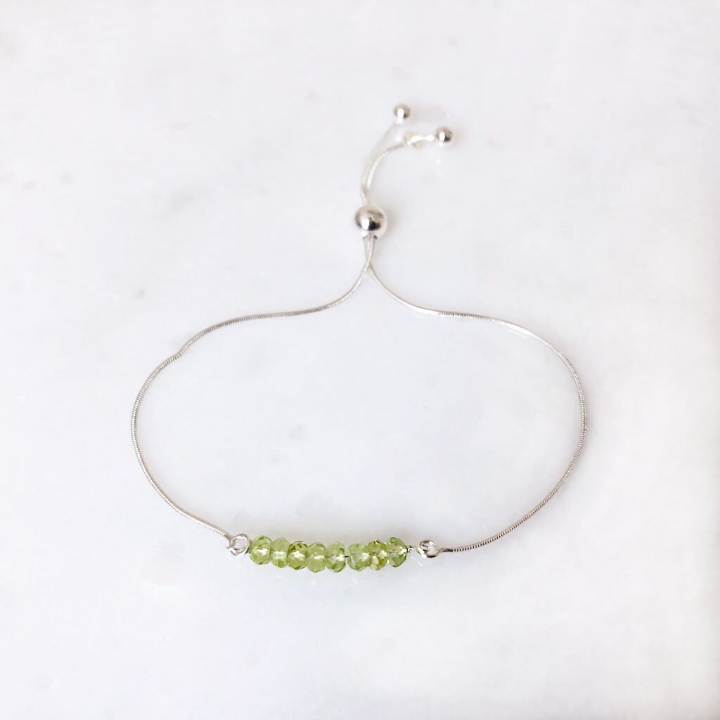 August, Peridot Armband, Geburtstag Edelstein, Geschenk, Personalisierter Schmuck, Sterling Silber, Verstellbar, Lij 17004 August, Peridot Armband, Geburtstag Edelstein, Geschenk, Personalisierter Schmuck, Sterling Silber, Verstellbar, Lij 17004 von LOVEinJEWEL