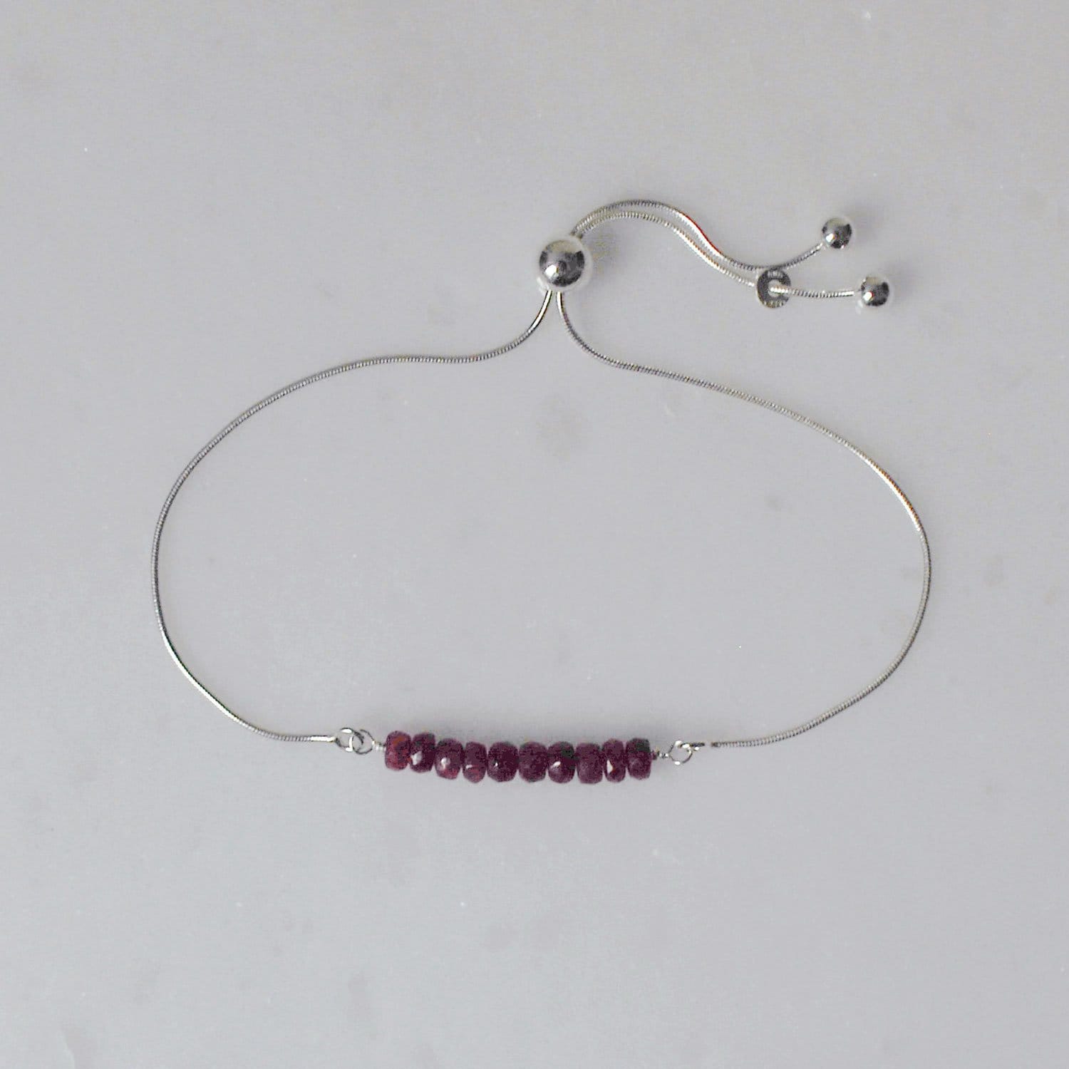 Rubin Armband, Juli, Geburtstag Edelstein, Geschenk, Personalisierter Schmuck, Sterling Silber, Verstellbar, Lij 17003 Rubin Armband, Juli, Geburtstag Edelstein, Geschenk, Personalisierter Schmuck, Sterling Silber, Verstellbar, Lij 17003 von LOVEinJEWEL