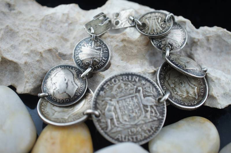 925 Armband Vintage Designer Sterlingsilber Münze Australien Stifte Shiling Charme Verbindungen Verbunden Phantasie Circa 1940Er-1950Er Jahre von LOVNTG