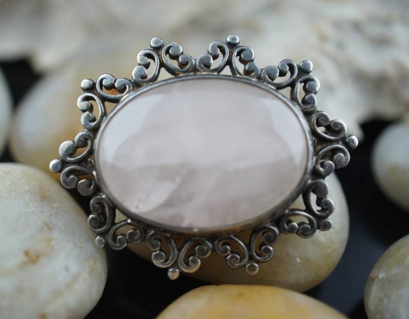 925 Sterling Brosche Art Deco Filigranes Design Vintage Schmuck Ca. Modernist Geschnitzt Handarbeit Leicht Rosa Schmuckstein Oval Schatz St361 von LOVNTG
