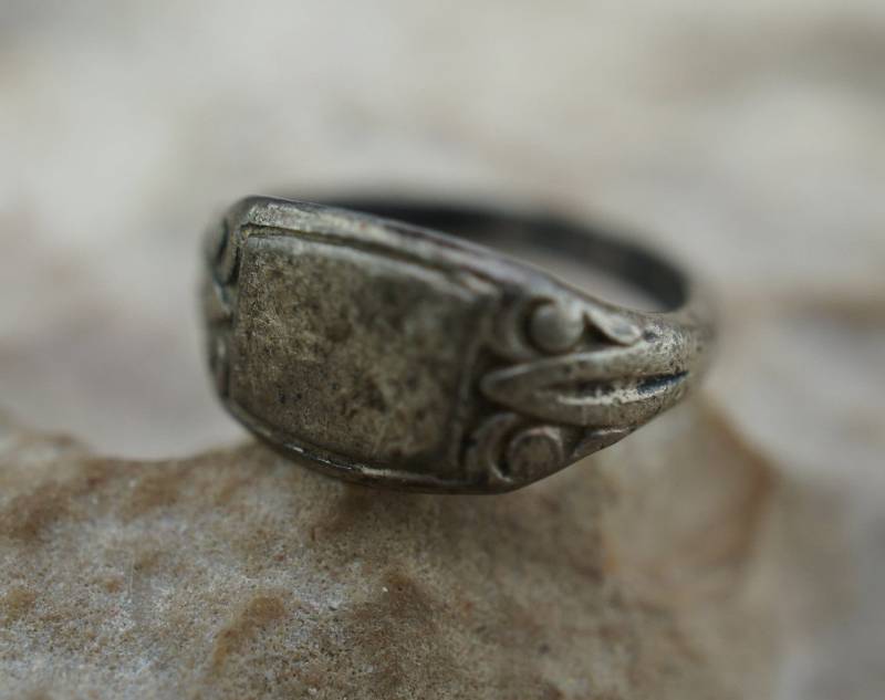 925 Sterling Silber Art Deco Schmuck Vintage Ring Handgemacht Circa Minimalist Kleine Kinder Größe 0 St962 von LOVNTG