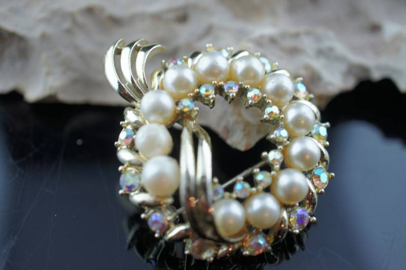 Art Deco Kramer Schmuck Brosche Pin Perle Cz Strasskranz Glänzend Rund Minimalistisch Modernist Anmut P003 von LOVNTG