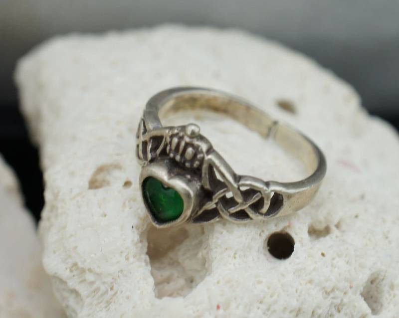 Art Deco Schmuck Vintage Ring Filigran 925 Sterling Silber 7 Grün Cz Krone Herz Circa Minimalistisch St502 von LOVNTG