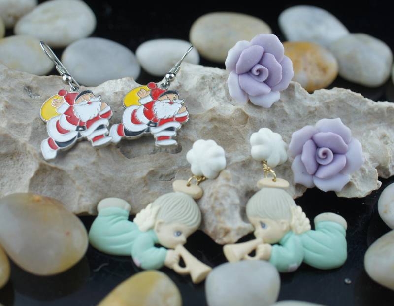 Art Deco Vintage Ohrringe Ohrstecker Baby Kind Weihnachtsmann Engel Blume Rose 3Er Set Sa135 von LOVNTG