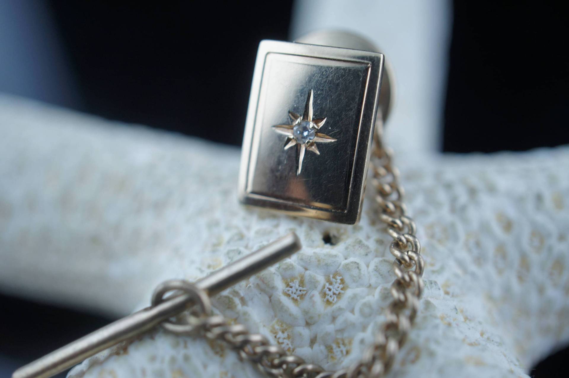 Art Deco Vintage Schmuck Massiv Gold 14K B.a.b Rechteck, Diamant Kleid Hemd Pin Brosche B von LOVNTG