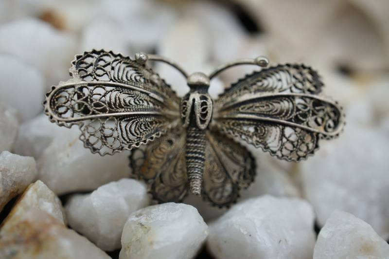 Brosche Silber 800 Gold Vermeil Art Deco Schmuck Pin Schmetterling Filigran 3D Ca. Modernist Sammlung St606 von LOVNTG