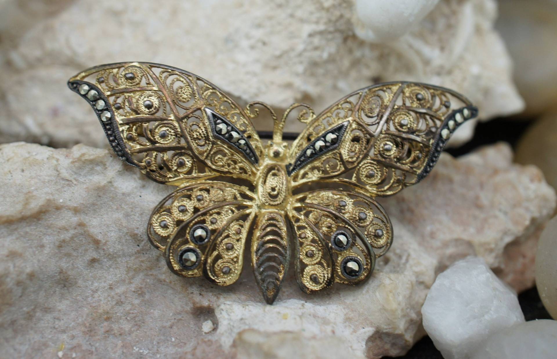 Brosche Sterling Silber 925 Gold Vermeil Germany Art Deco Schmuck Pin Schmetterling Filigran 3D Kunstdiamant Circa Modernist Kollektion St634 von LOVNTG