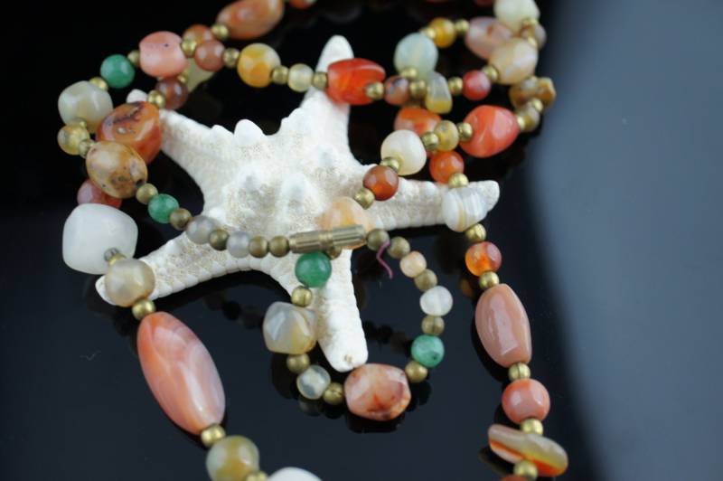 Circa Amethyst Mehrfarbig Edelsteine Natur Halskette Kunst Vintage Rocailles U194 von LOVNTG