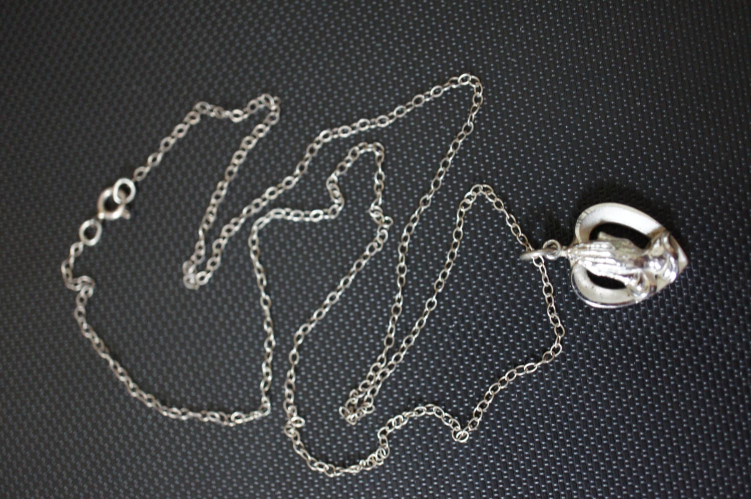 Immobilien Vintage Schmuck Kette Halskette Mit 925 Sterling Silber Christian Religiösen Gebet Beten Hände Anhänger P-060 von LOVNTG