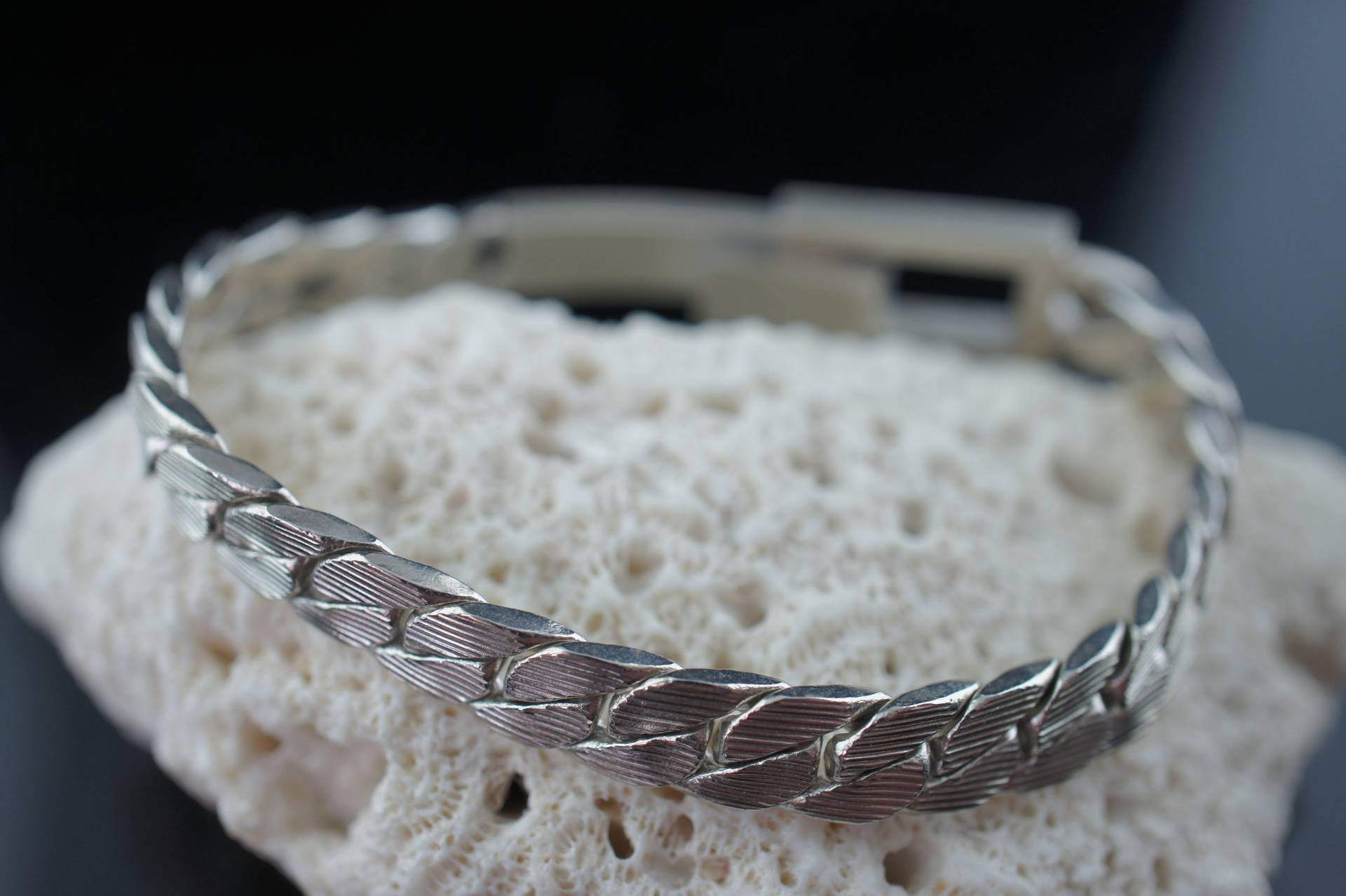 Jb. Robinson Jewelry Vintage Armband Art Deco Schmuck Circa Silber Ton Panzer Design Modernist Breit Cc46 von LOVNTG