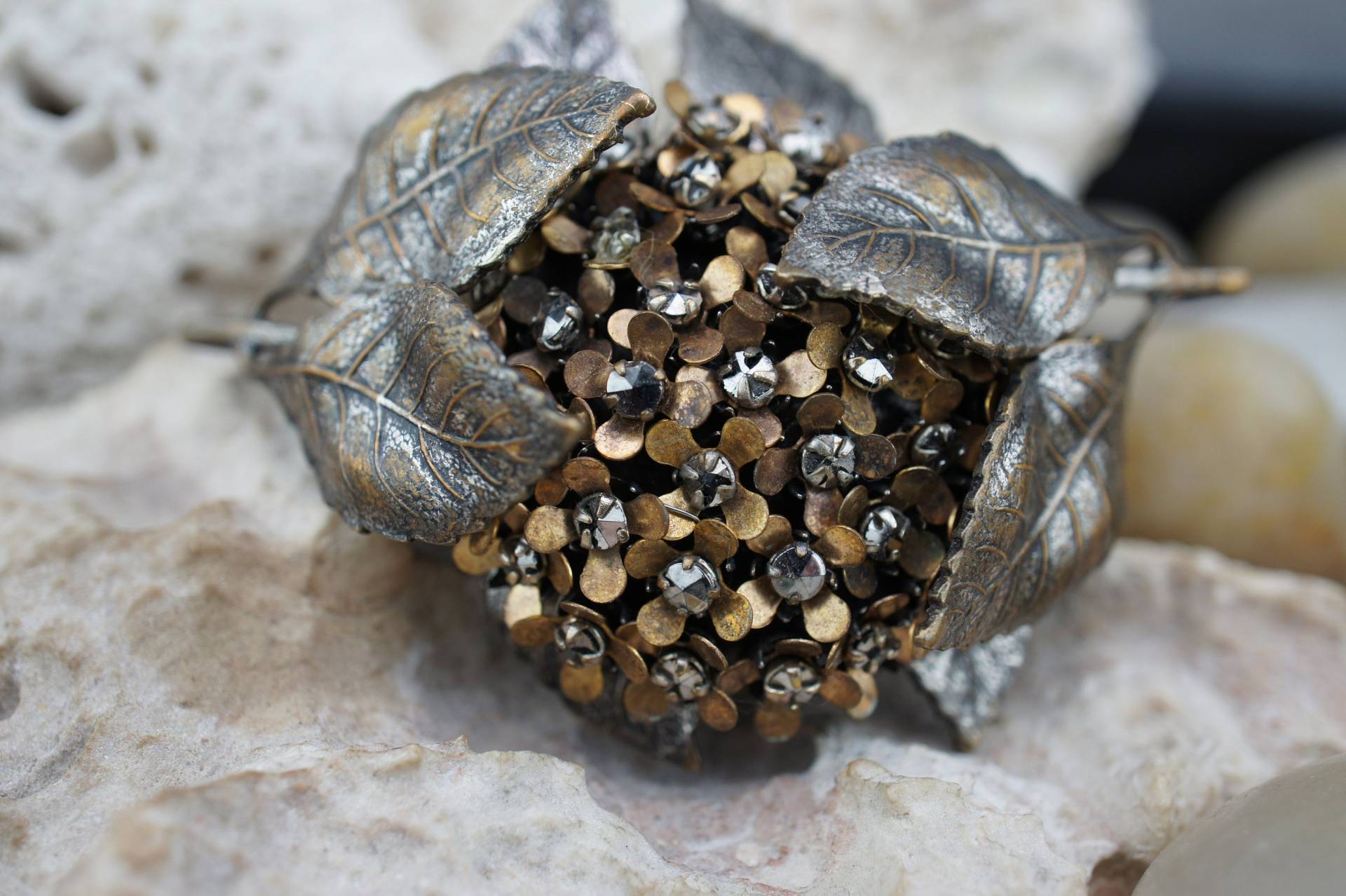Miriam Haskell 1960Er Jahre Brosche Zweig Strass Strasssteine Filigran Blumen Blätter Bewegen Schmuck Zirka Art Modernist Anstecknadel Braun Sa206 von LOVNTG