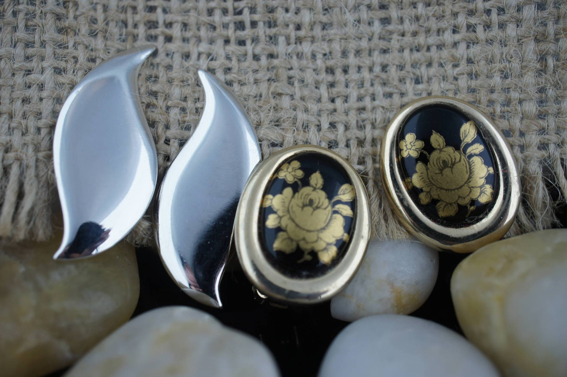 Ohrringe 2Er Set Clip On Art Deco Schmuck Vintage Rund Minimalistisch Gold Silber Ton Emailliert Floral Design Blätter Sa65 von LOVNTG