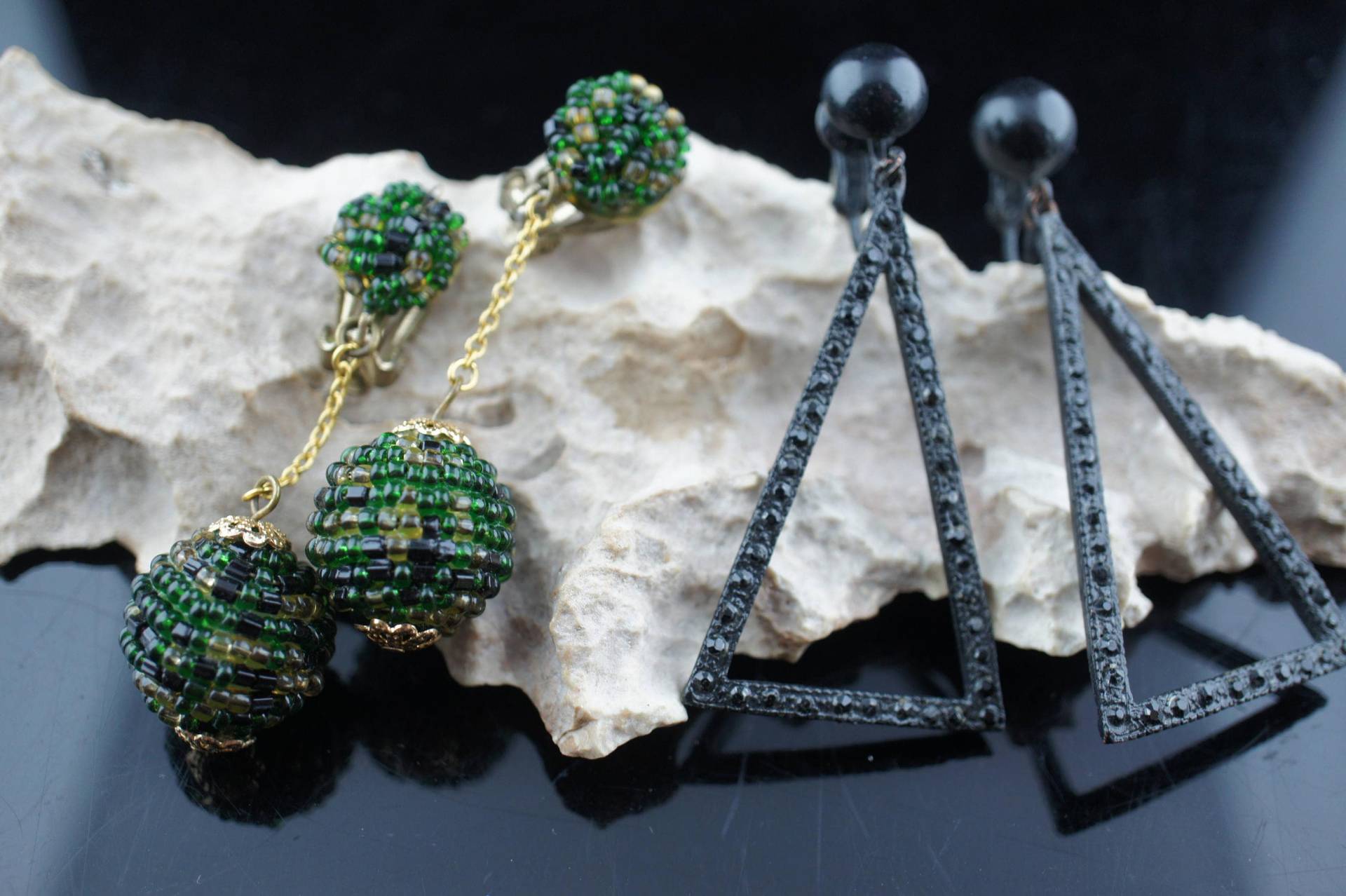 Ohrringe Vintage Japan Ohrclips 2Er Set Art Deco Schmuck Rund Minimalistisch Grün Schwarz Tropfenteil Kugel Dreieck Cc56 A126 von LOVNTG
