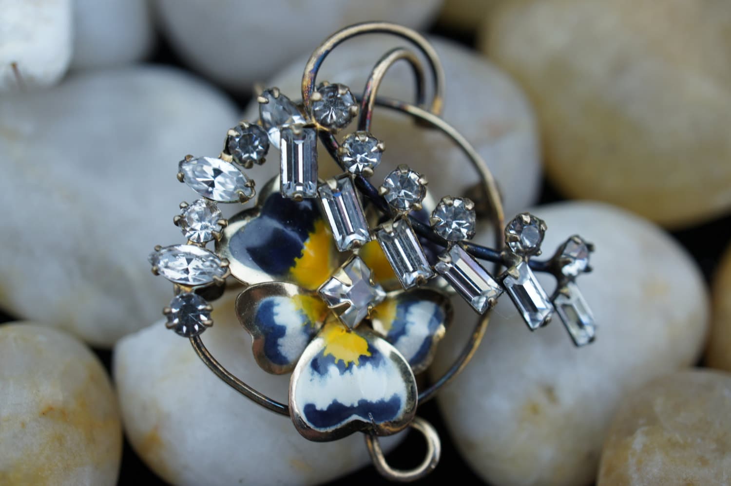 Pfeil Carl 1/20 12K G.f Ca Art Deco Schmuck Blumen Brosche Rund Pin Anhänger Zwei in Einem Strass Steine Ensmeled Gold Filled U025 von LOVNTG