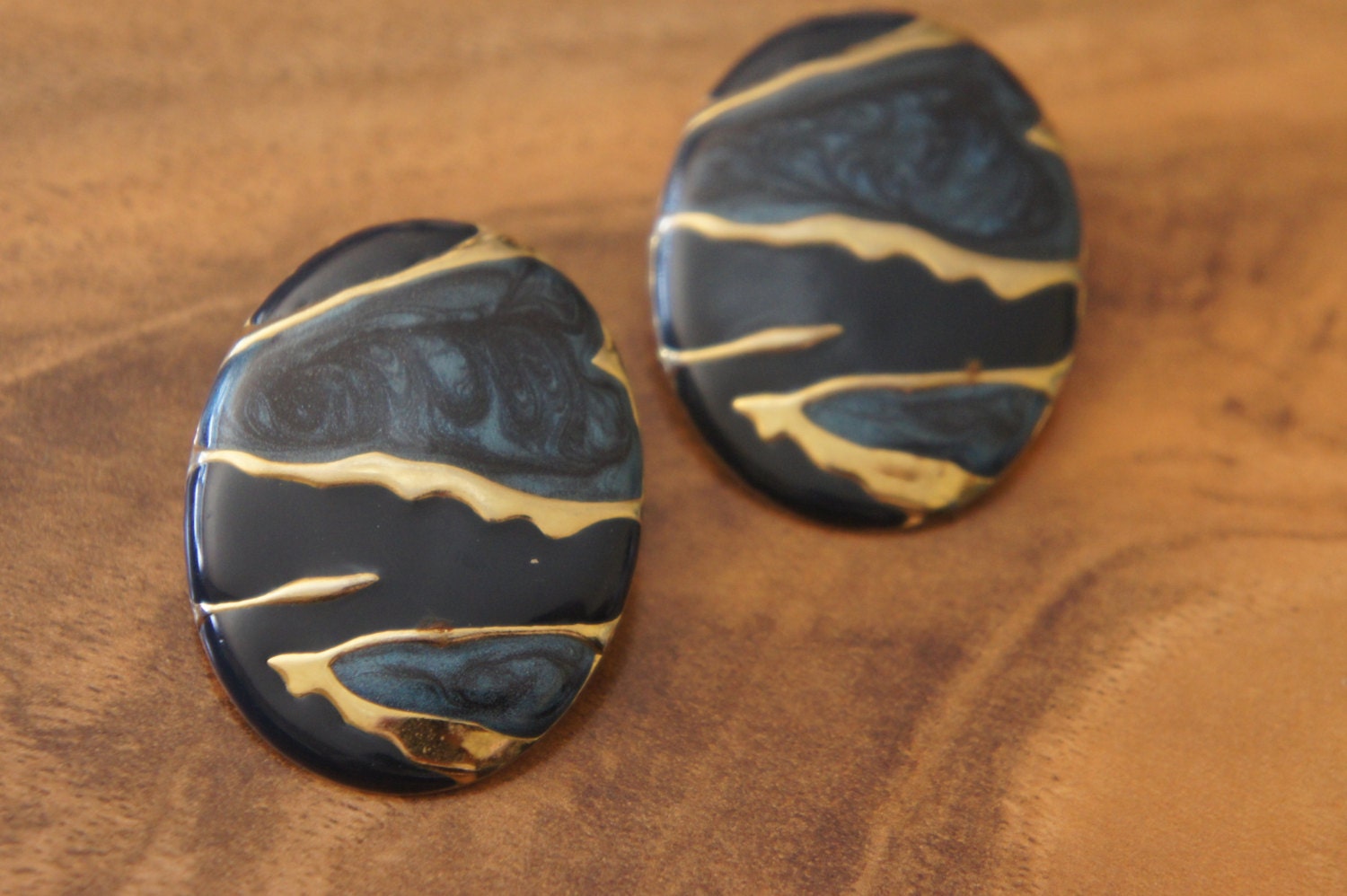 Schmuck Vintage Ohrringe Bolzen Gold Oval Multicolor Grün Urlaub L-027 von LOVNTG