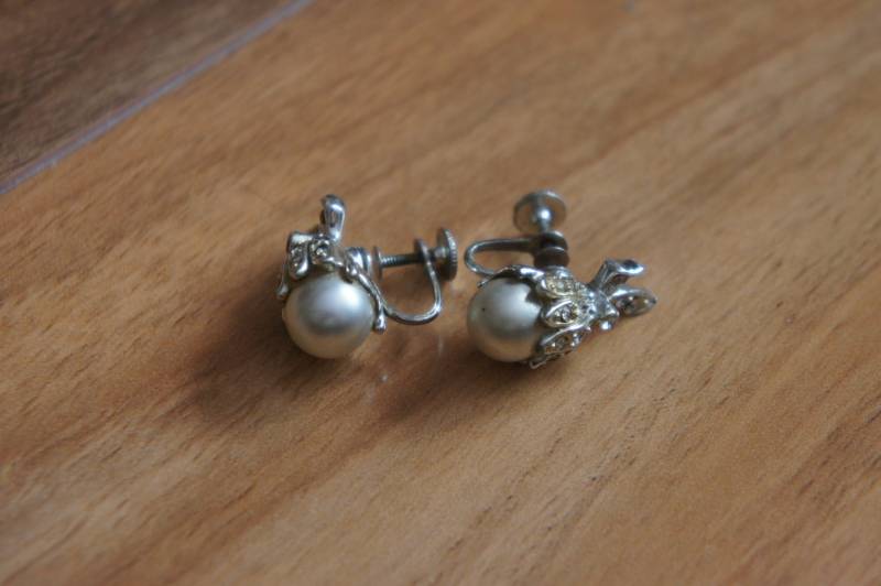 Schmuck Vintage Ohrringe Silber Weiße Perle Cz Coro Signiert 1919Er Jahre W-082 von LOVNTG