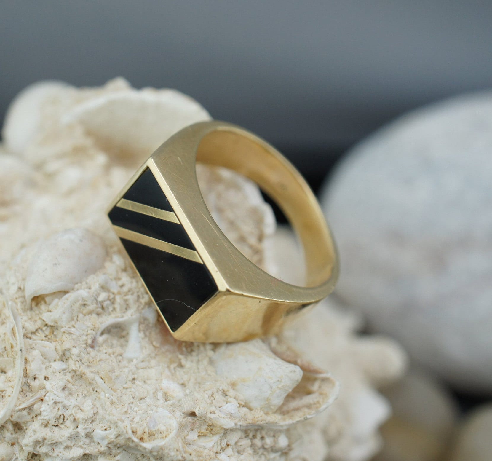 Solid Gold 14K Herren Ring Schwarzer Stein Onyx Vintage Schmuck Sammlerstück Größe 6, 5 Runde Band Signet von LOVNTG