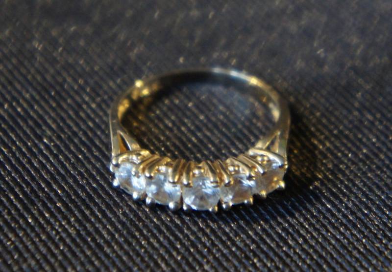 Solid Gold Damen 14K Rund Weißer Saphir Saphire Cut Ring 1.00Ct Insgesamt 5 Stein Band Gelbgold Wedding Verlobung von LOVNTG