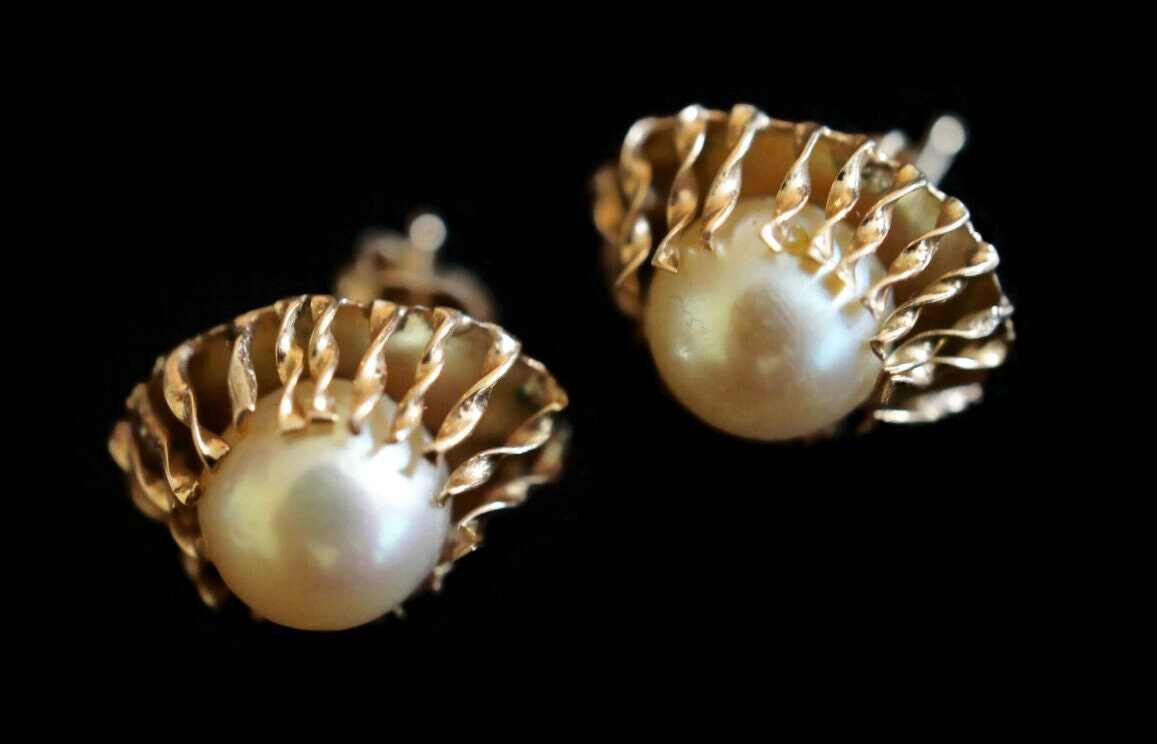 Solid Gold Ohrstecker Ohrringe 18K Gelbgold Mit Echtem Mutter Der Perle Weiß Süßwasser Mode Gestempelt 750 von LOVNTG