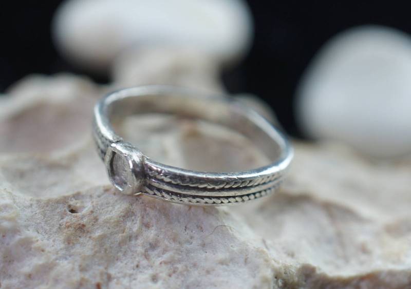 Sterling Silber 925 Vintage Schmuckband Größe 7, 5 Schmuck Kunst Hoop Gehämmert St59 von LOVNTG