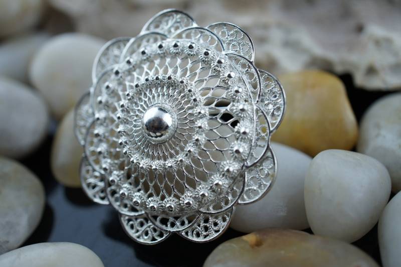 Sterlingsilber 925 Deutschland Filigrane Brosche Pin Art Deco Schmuck Vintage Scheibe Geschnitzt Blume Ca. Modernist St435 von LOVNTG