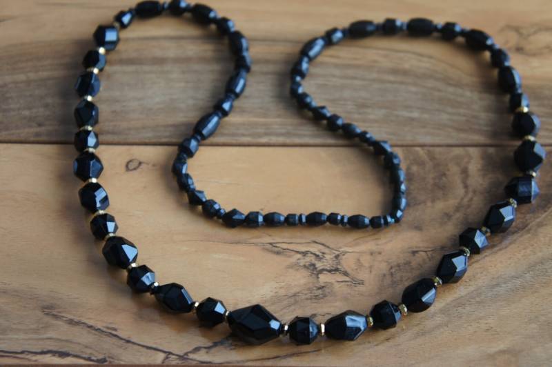 Vintag Halskette Schmuck Facettierte Stein Schwarz Perlen Aurora Borealis E -189 von LOVNTG