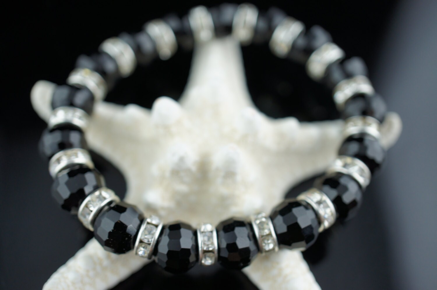 Vintage Armband Schwarz Weiß Cz Art Deco Schmuck Circa 60 Mm Perlen Stretch von LOVNTG